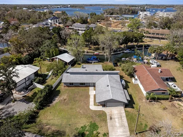 1680 SE 2nd Ct, Crystal River, FL 34429