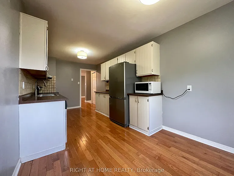 183 Autumn Hill Cres #UPPER — Photo 12