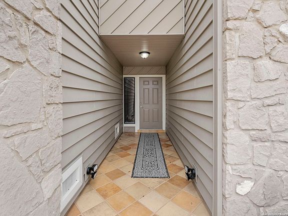 4th image of 15238 Moss Way