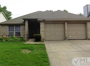 10212 Long Rifle Dr, Fort Worth, TX 76108