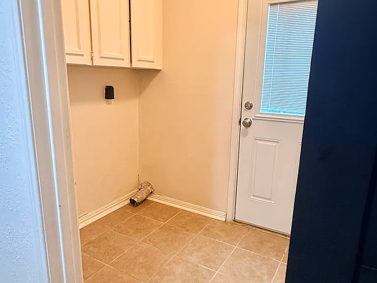 Laundry room / backdoor