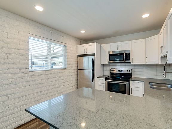 5th image of 3120-3130 N 39th St #6