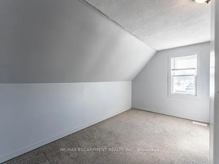 355 Jones Rd — Photo 25