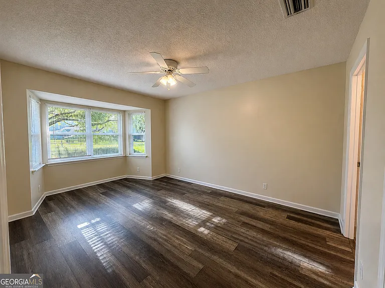 212 Muskogee Ct — Photo 4