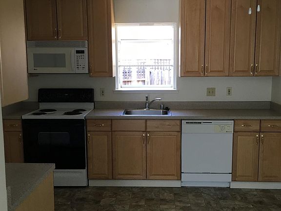 3rd image of 1819 Spencer St
