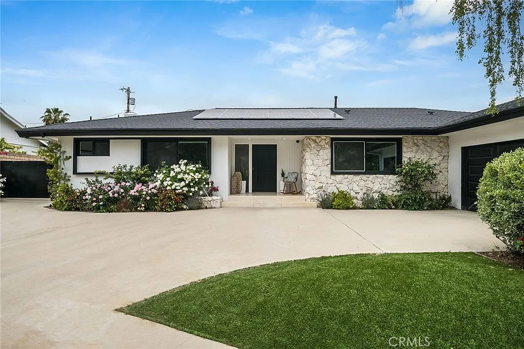 3 bed, 2554 sqft, $13,500 — Photo 4