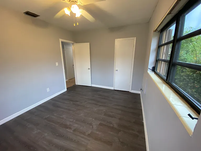 15861 NE 14th Ct — Photo 20