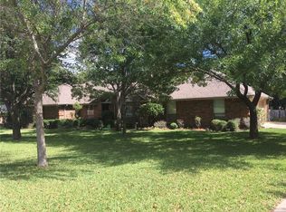 139 Westlake Ct, Azle, TX 76020