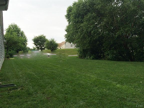 4th image of 414 Paulette Cir