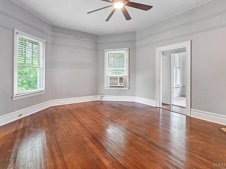 264 E Fairview Ave — Photo 36