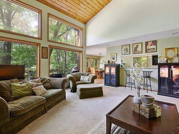 5th image of 32430 Northshire Ct