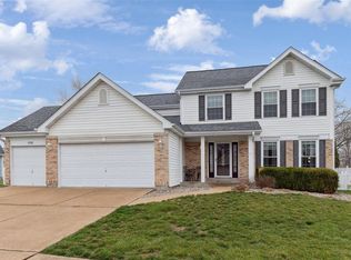 1938 Fox Pointe Dr, Arnold, MO 63010