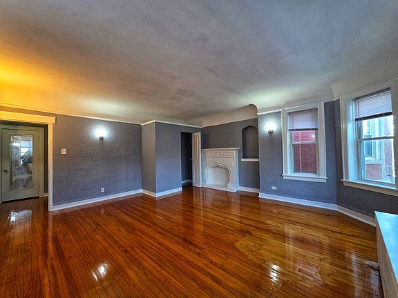 4th image of 7937 S Essex Ave #7939-3