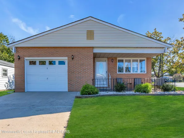 1 Speighstown Place, Toms River, NJ 08757