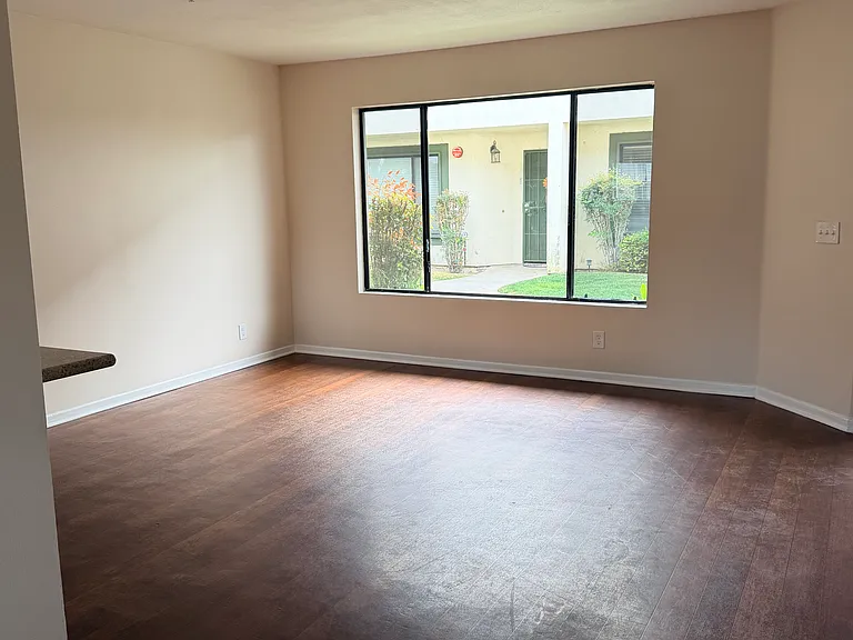 9739 Park St #5 — Photo 3