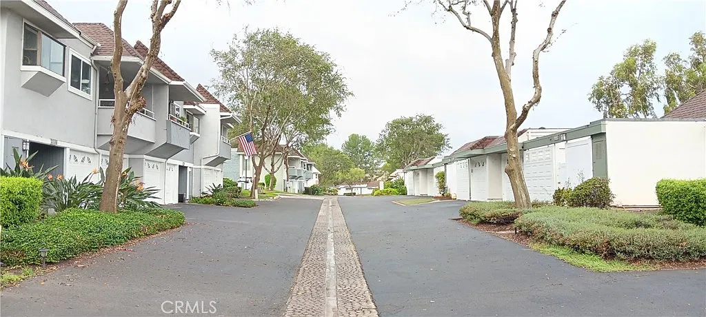 3 bed, 1368 sqft, $3,650 — Photo 2