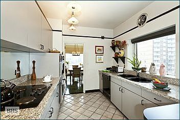 4th image of 425 E 58th St APT 20G