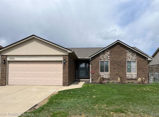 15719 Golden Dr, Macomb, MI 48044
