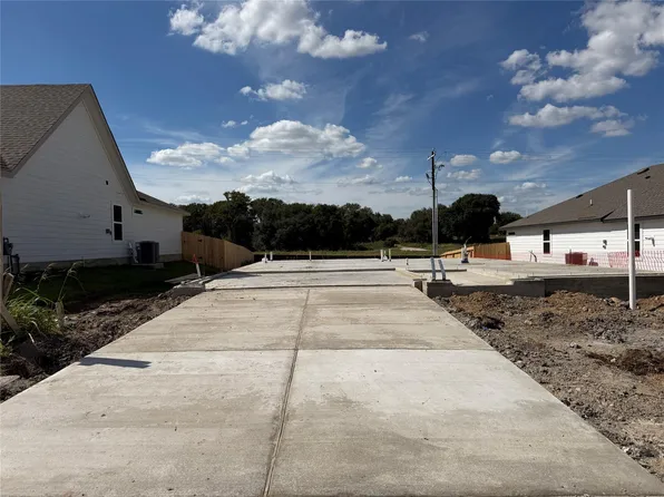 918 Legrand St, Brenham, TX 77833