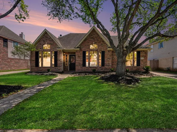 2514 Acadiana Ln, Seabrook, TX 77586