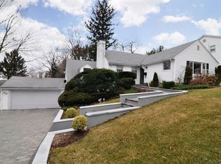 19 Abbeville Ln, White Plains, NY 10607