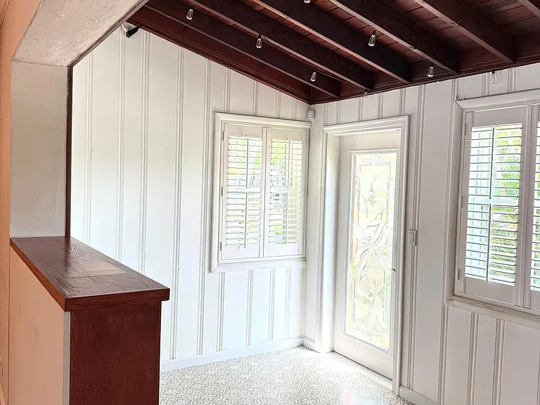1527 Mayo St — Photo 2