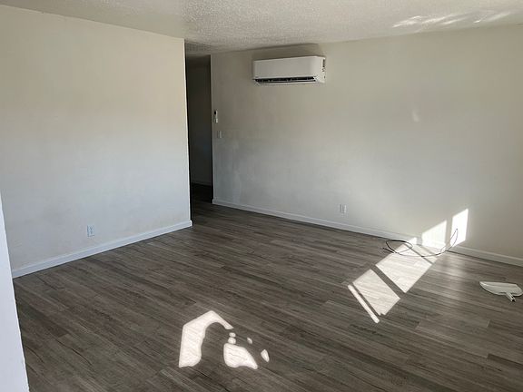 4th image of 118 Bruce St #B