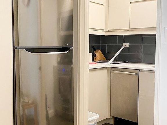 5th image of 140 E 56th St APT 5E
