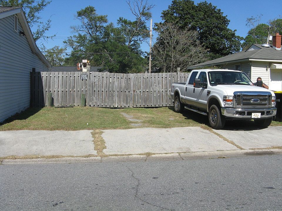 2nd image of 2102 Causton Bluff Rd