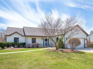 2303 Hickory Circle Dr, Howell, MI 48855