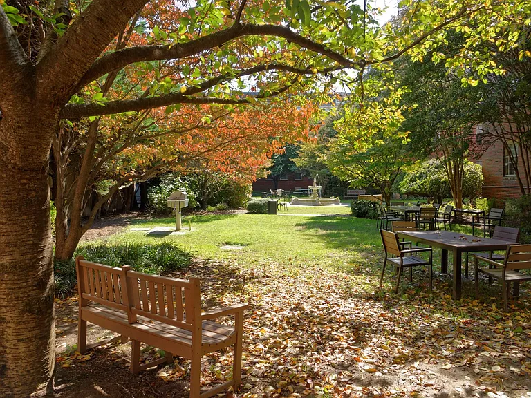 Courtyard with seating area
