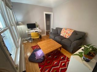 207 S Henry St APT B, Madison, WI 53703