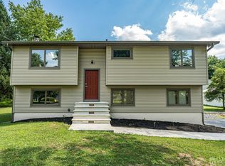 22 Rocky Brook Rd, East Windsor, NJ 08512