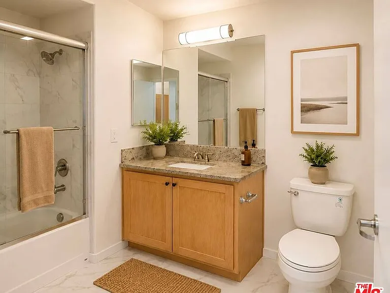 12132 Hart St #301 — Photo 15