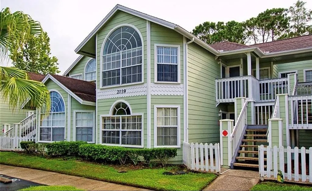 3 bed, 2.0 bath, 1326 sqft, $1,990 — Photo 1
