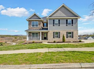 102 Hillberry Rd, Oak Ridge, TN 37830