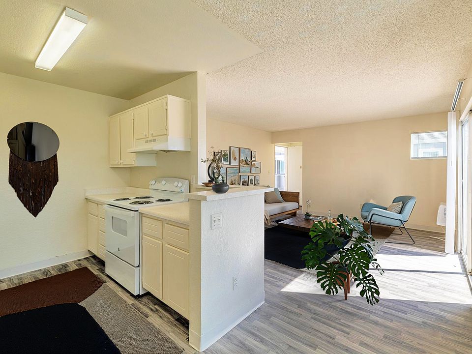 Sunlit dining room perfect for everyday meals and gatherings.