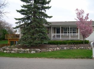 1164 Booth St, Howell, MI 48843