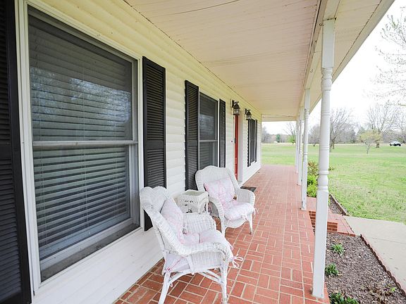 4th image of 59 Martha Ln