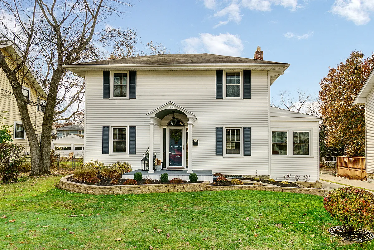 179 E Lakeview Ave photo 1