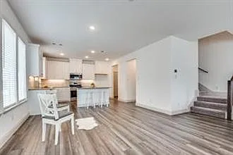 12912 Leopold Trl — Photo 16