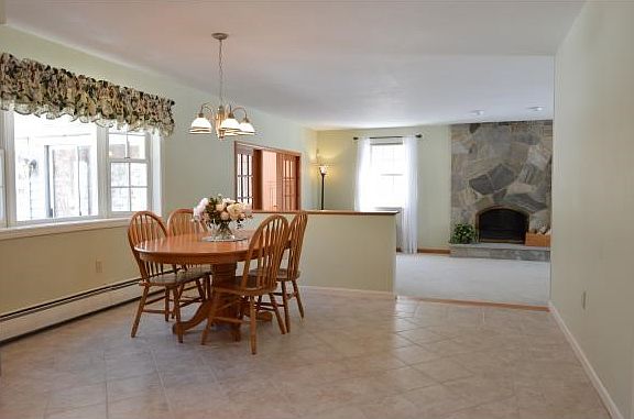 Eat in Kitchen with Bay Window