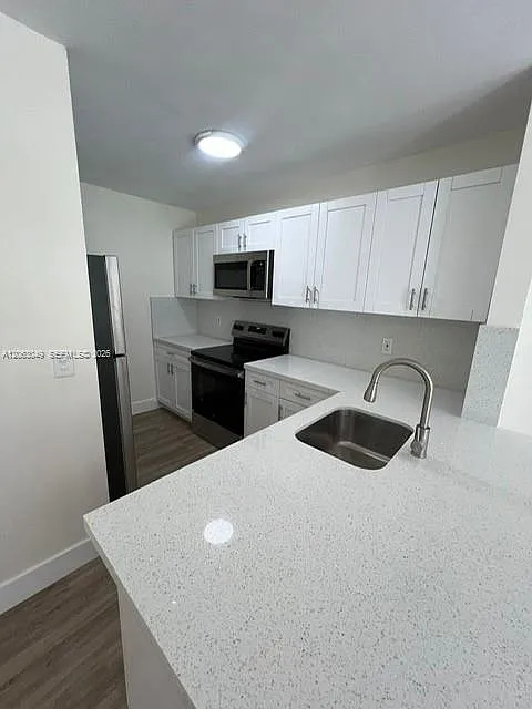 Lago Grande Two Condo — Photo 3