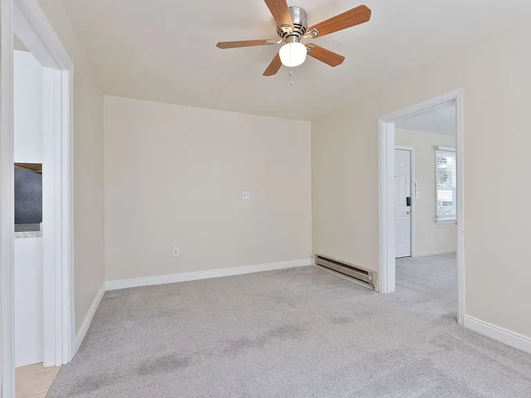 D218AB — Photo 8