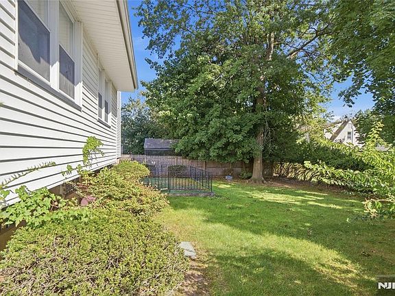 3rd image of 92 Van Buskirk Road
