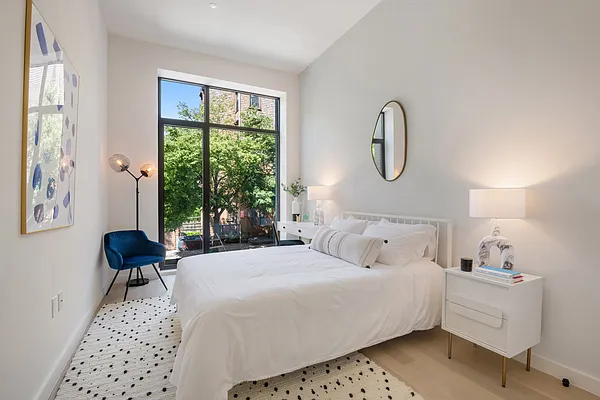 Sold by MNS | media 8