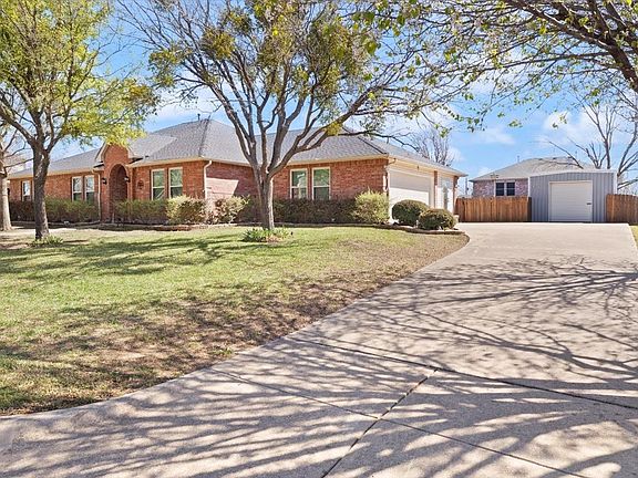 4th image of 1004 Ridgetop Dr