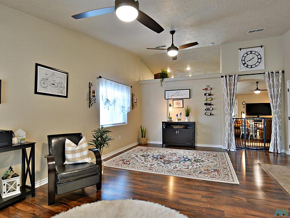 4th image of 1917 Hali Ln