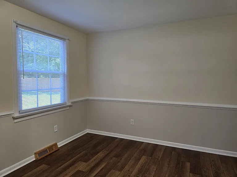 Eat-In Kitchen - Breakfast Nook