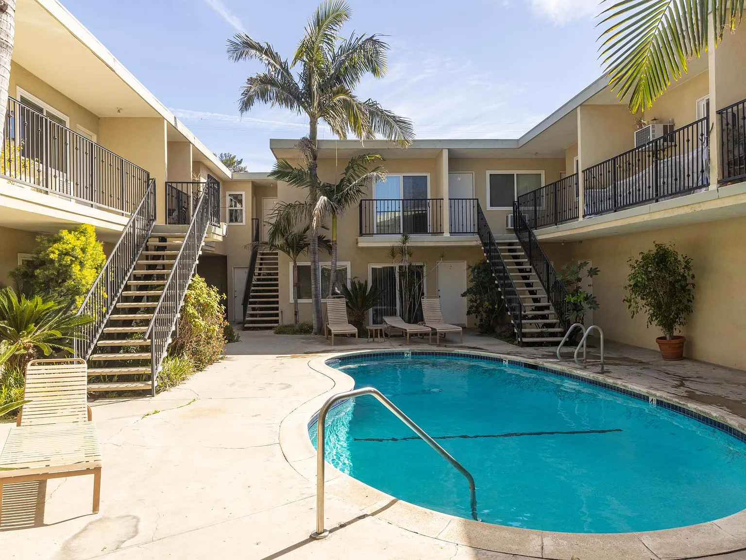1 bed, 700 sqft, $1,895 — Photo 1